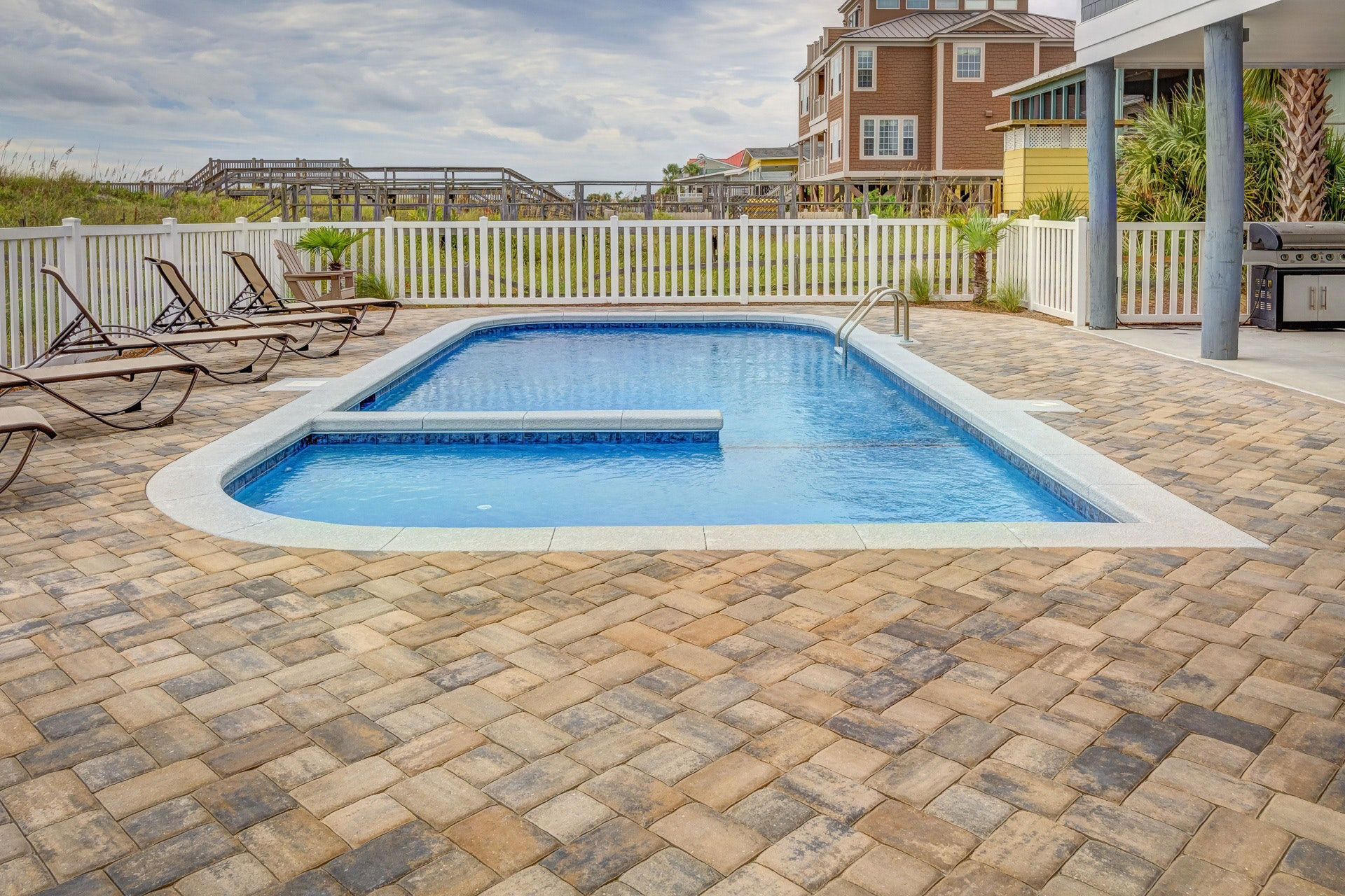 Stone interlock patio and landscaping project by International Block Masters in Ottawa